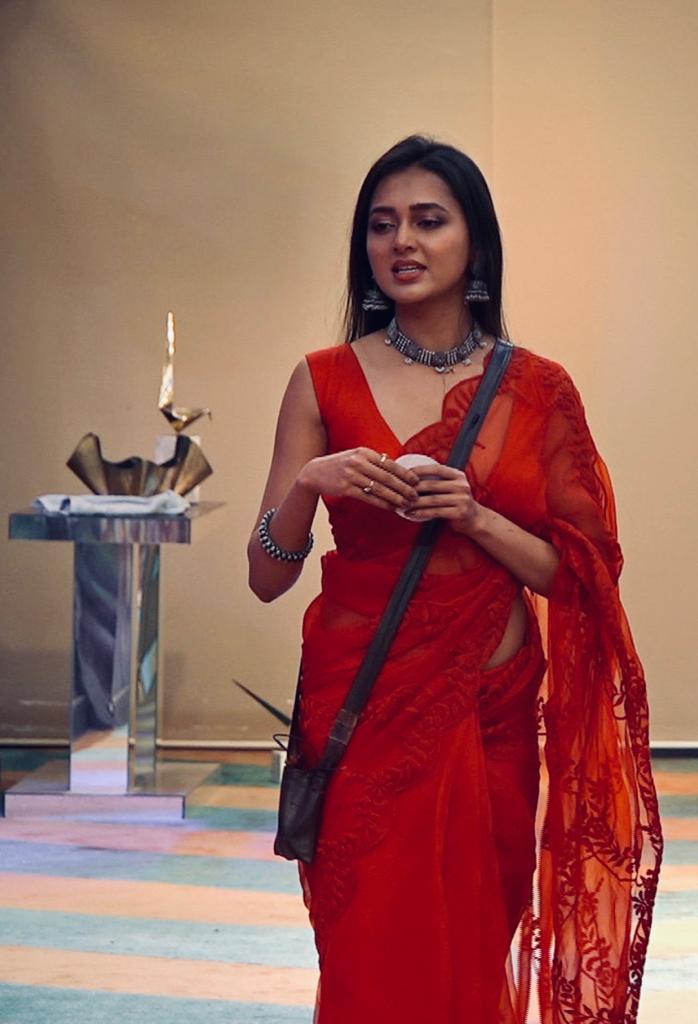 Tejaswwi Prakash Styled in Red Dhaga Saree